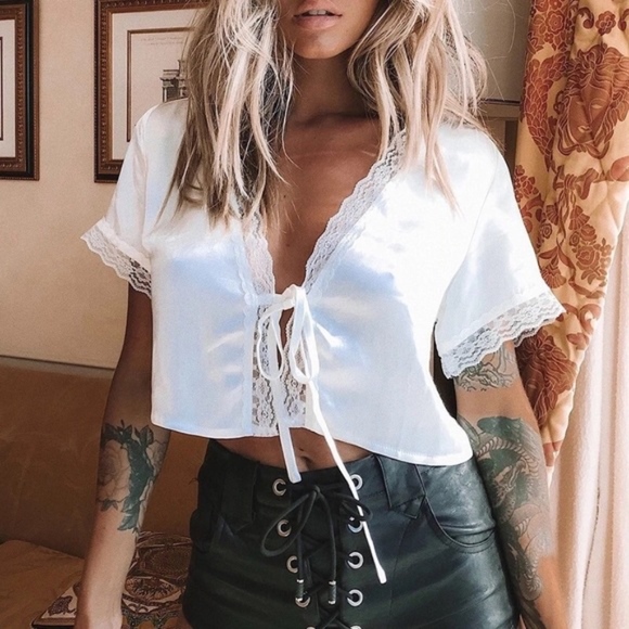 New White Silk Lace Belted Cropped Cardigans - Picture 4 of 8